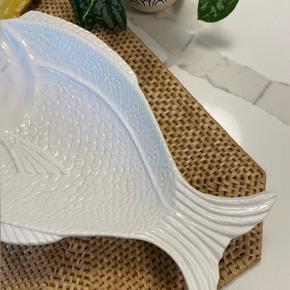 Glazed White Ceramic Fish Platter Made in Portugal - Picture 4 of 12